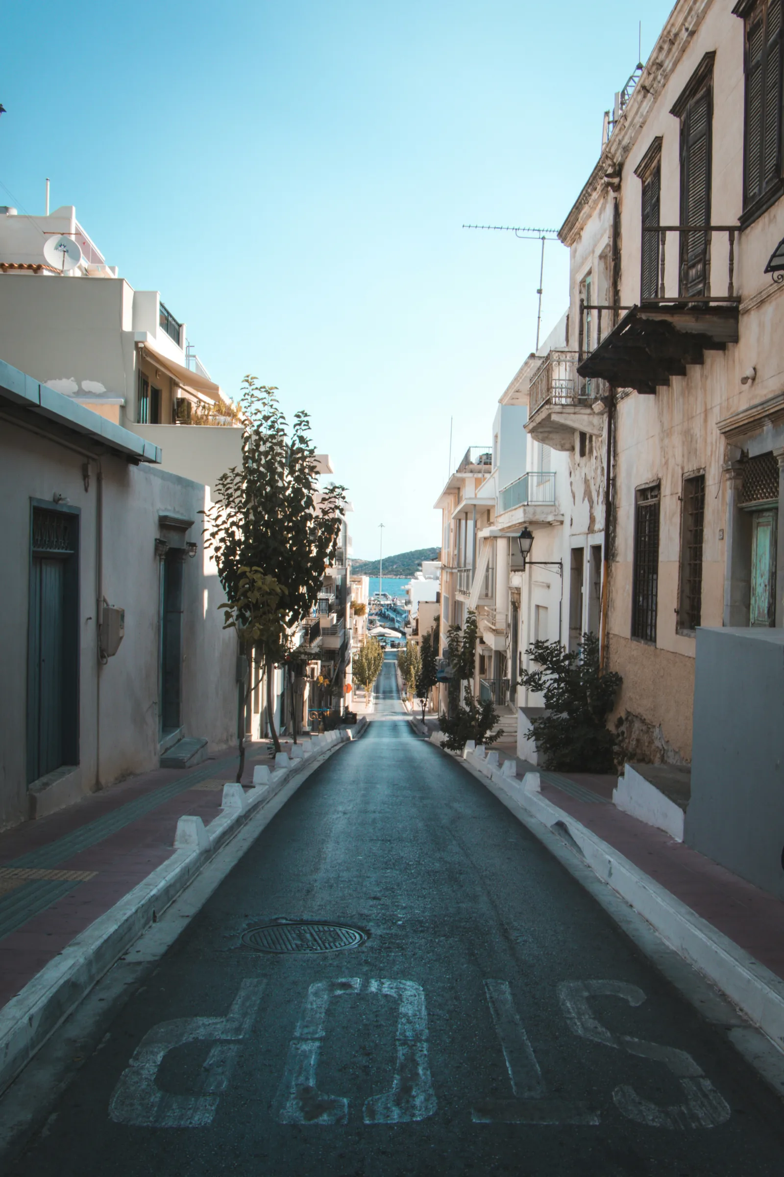 The city's pulse: walkable experiences and urban atmosphere